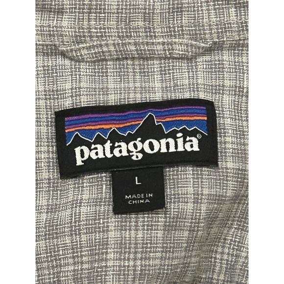 Patagonia Plaid Short Sleeve Button Up Short Men's size L - Picture 4 of 4